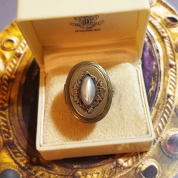 Retired Jan Michaels Locket Ring with Faux Pearl - Picture 2 of 7